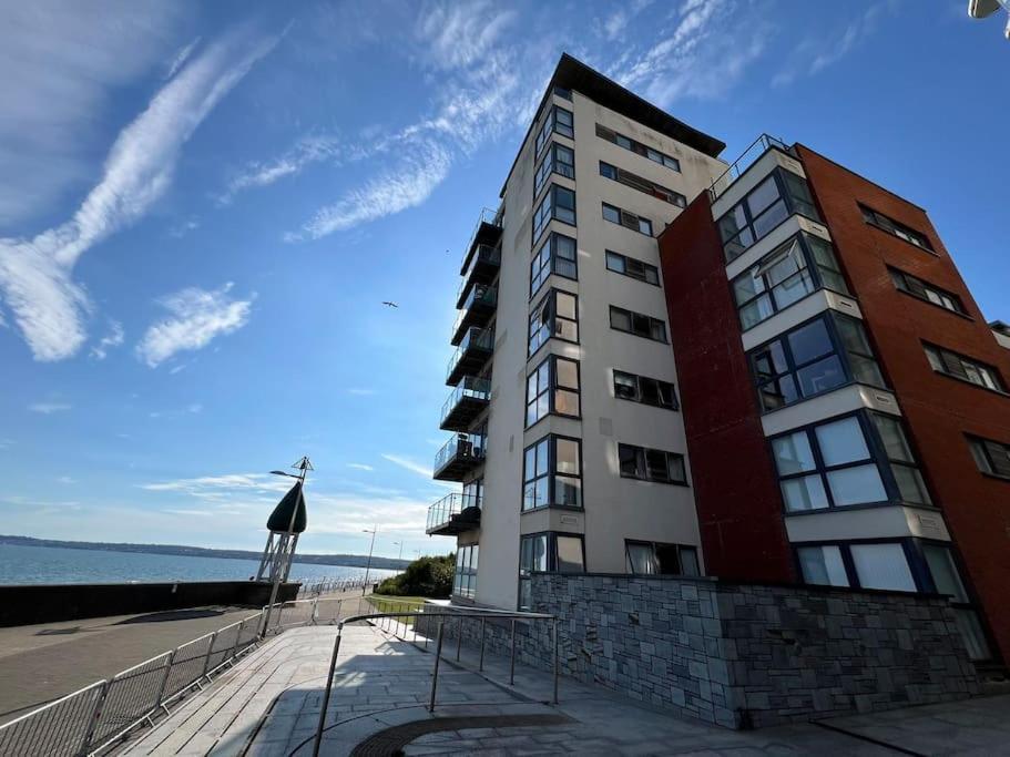 Stylish Seaview One-Bedroom Apt 斯旺西 外观 照片