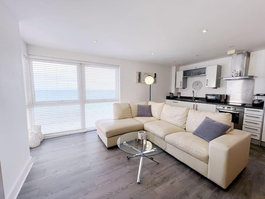 Stylish Seaview One-Bedroom Apt 斯旺西 外观 照片